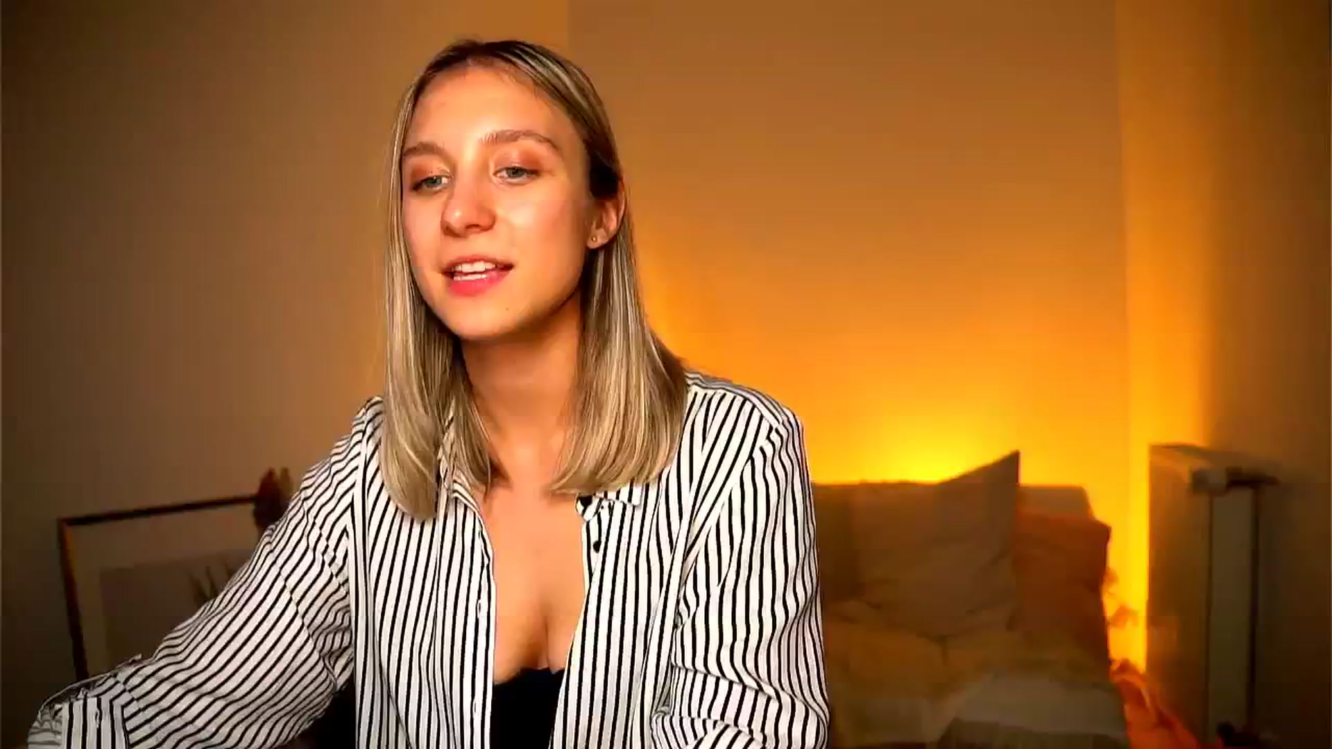 Gallery image thumbnail from Pure__Joy's myfreecams stream on, 08/30/2024, 21:20 image 3 of 20