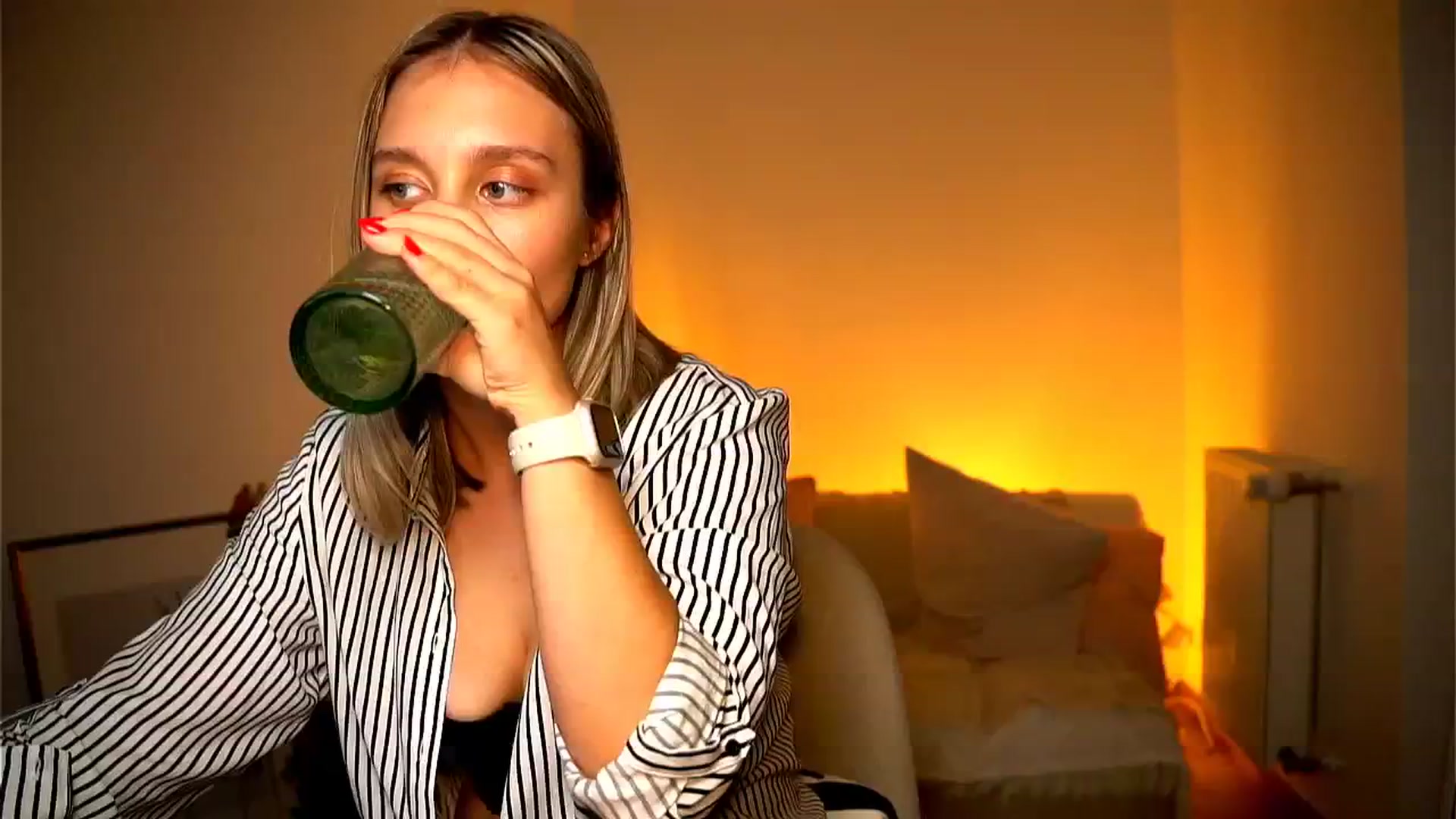 Gallery image thumbnail from Pure__Joy's myfreecams stream on, 08/30/2024, 21:20 image 19 of 20