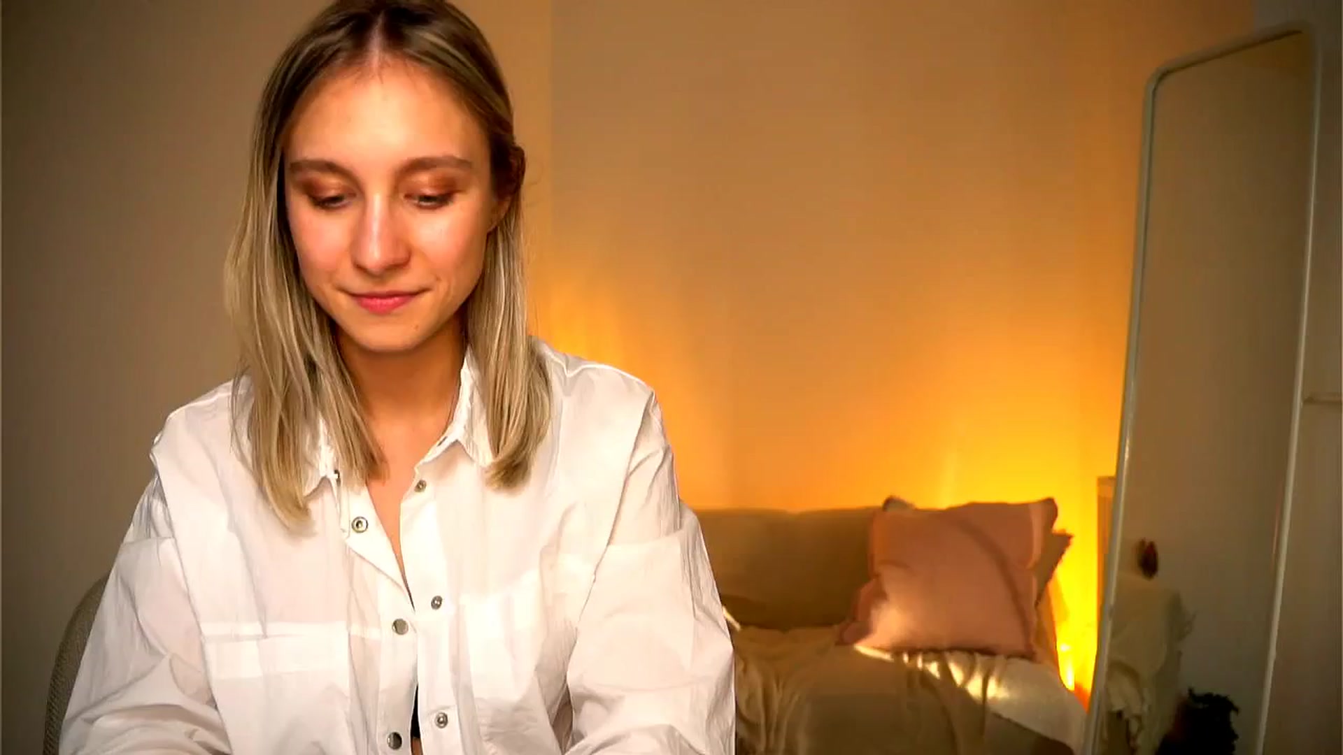 Gallery image thumbnail from Pure__Joy's myfreecams stream on, 09/06/2024, 15:58 image 16 of 20
