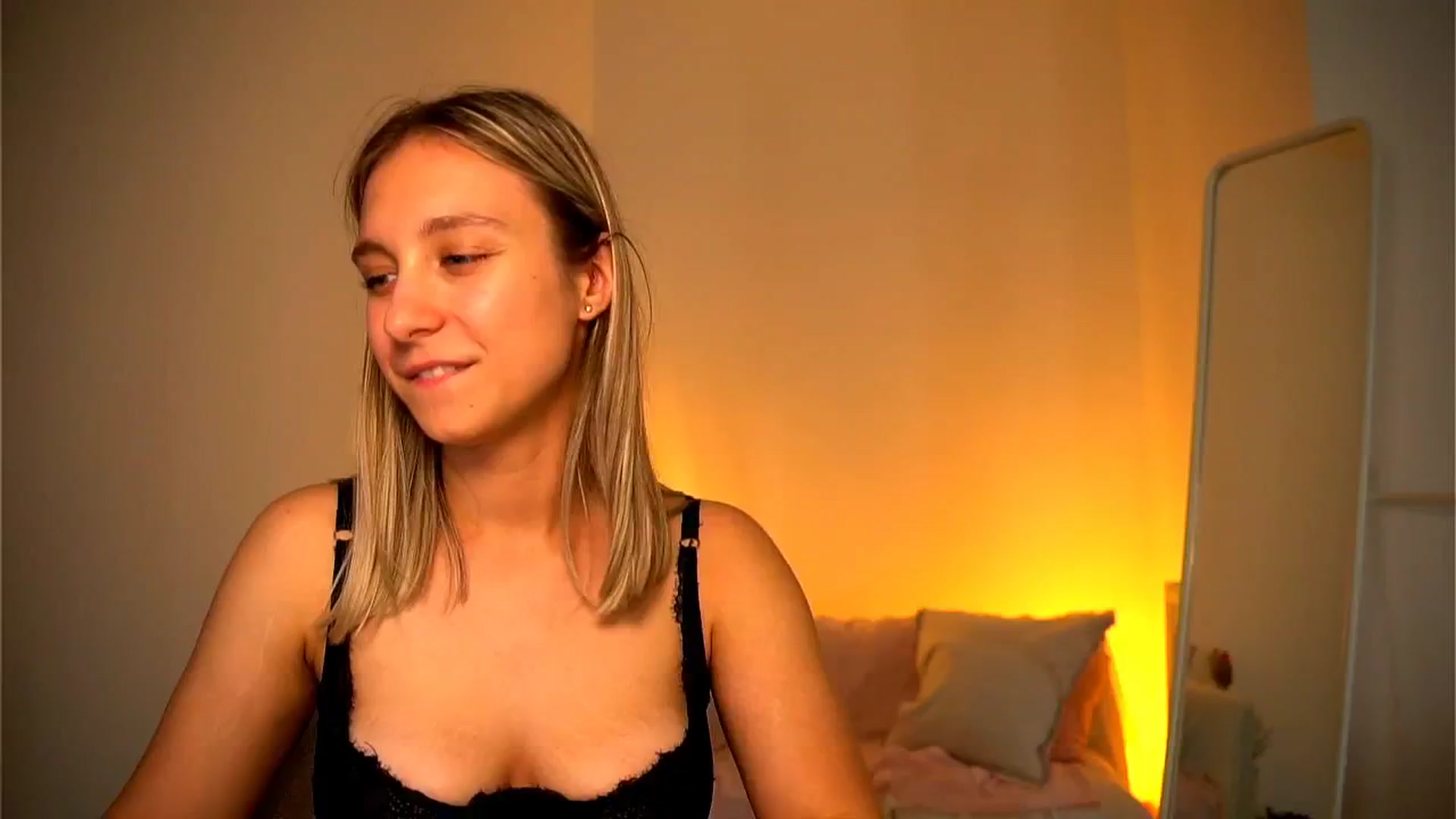 Gallery image thumbnail from Pure__Joy's myfreecams stream on, 09/12/2024, 14:03 image 11 of 20