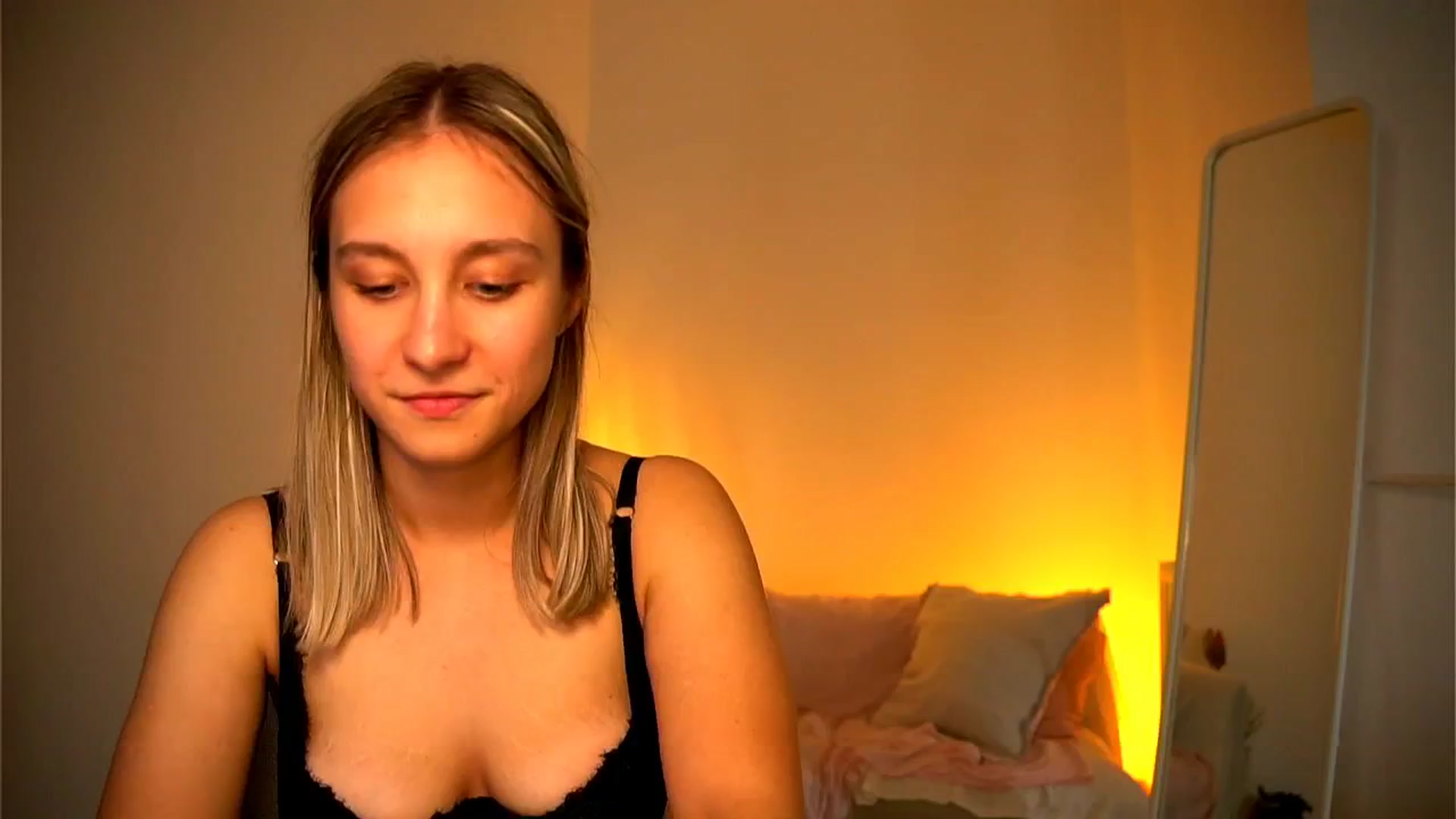 Gallery image thumbnail from Pure__Joy's myfreecams stream on, 09/12/2024, 15:19 image 2 of 20