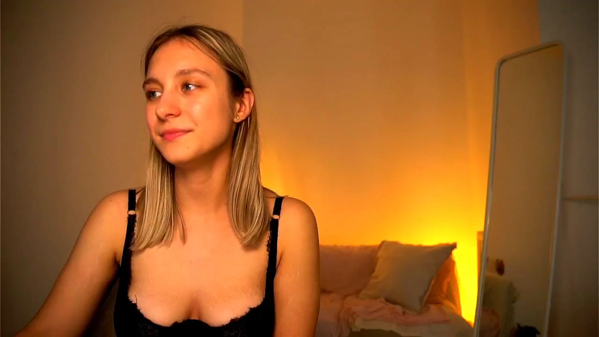Gallery image thumbnail from Pure__Joy's myfreecams stream on, 09/12/2024, 15:19 image 6 of 20