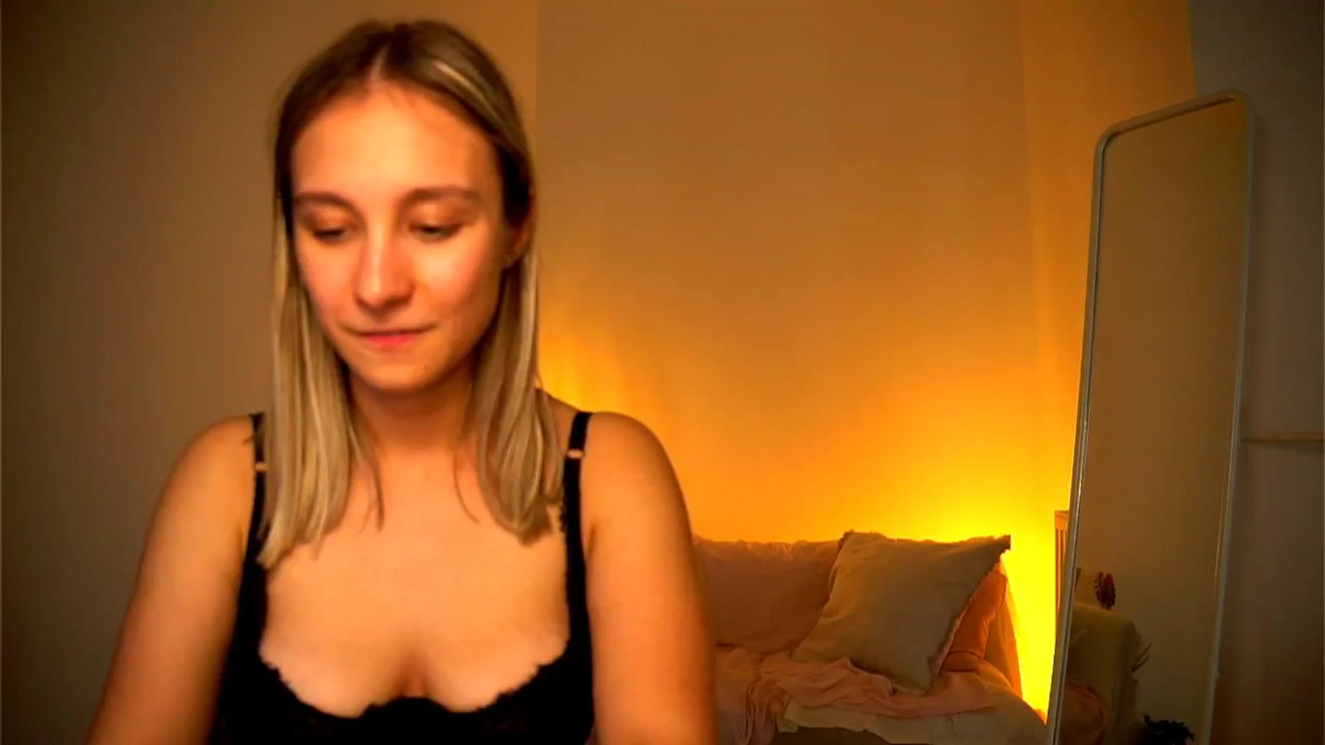 Gallery image thumbnail from Pure__Joy's myfreecams stream on, 09/12/2024, 15:19 image 8 of 20