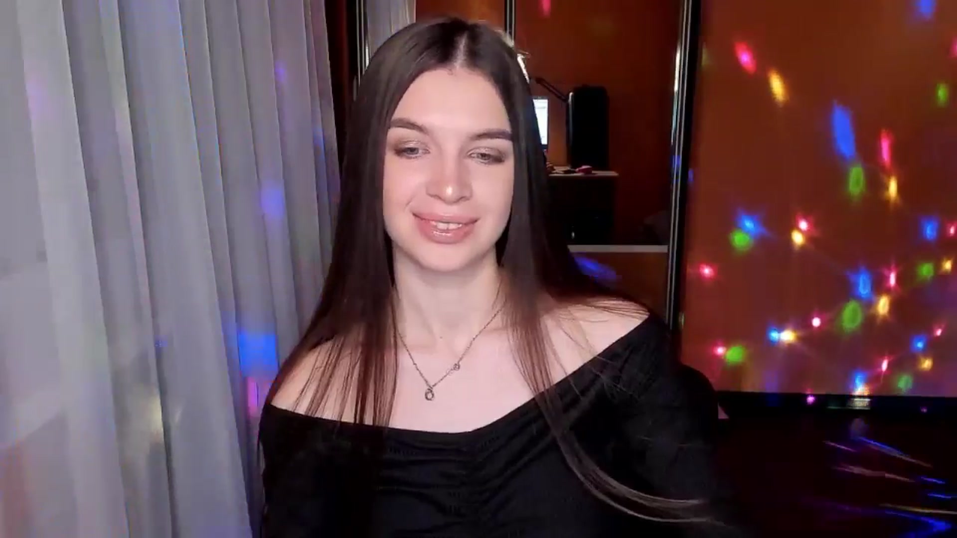 Gallery image thumbnail from PureePoison's myfreecams stream on, 05/25/2024, 19:09 image 12 of 20