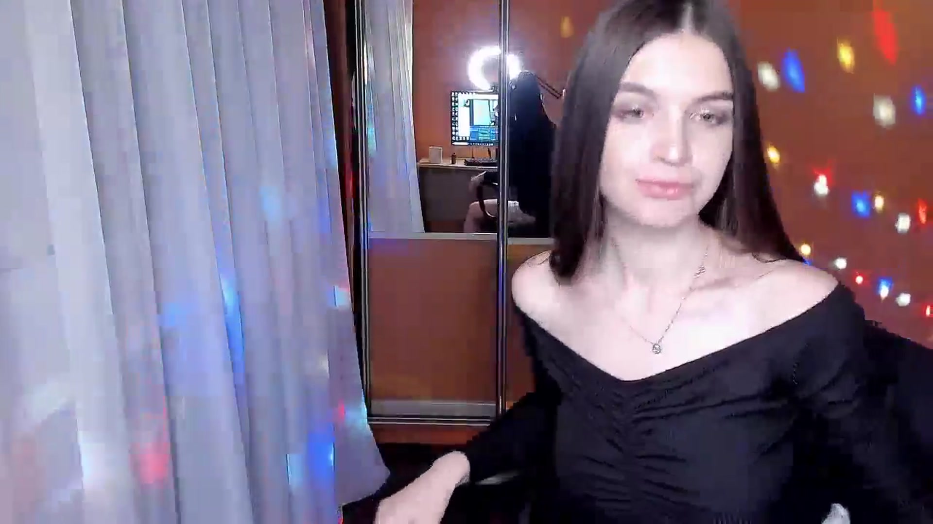 Gallery image thumbnail from PureePoison's myfreecams stream on, 05/25/2024, 21:07 image 10 of 20
