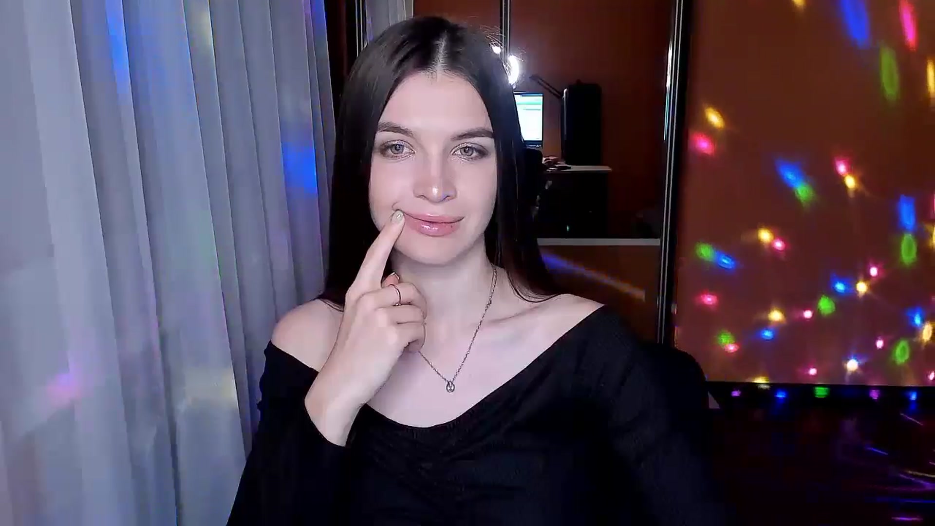Gallery image thumbnail from PureePoison's myfreecams stream on, 05/25/2024, 21:07 image 12 of 20