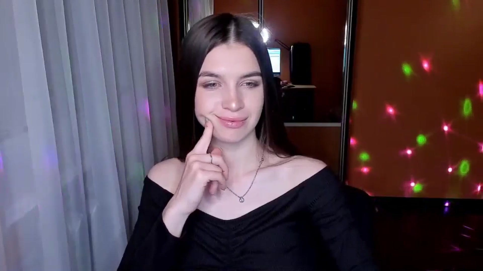 Gallery image thumbnail from PureePoison's myfreecams stream on, 05/25/2024, 21:07 image 9 of 20