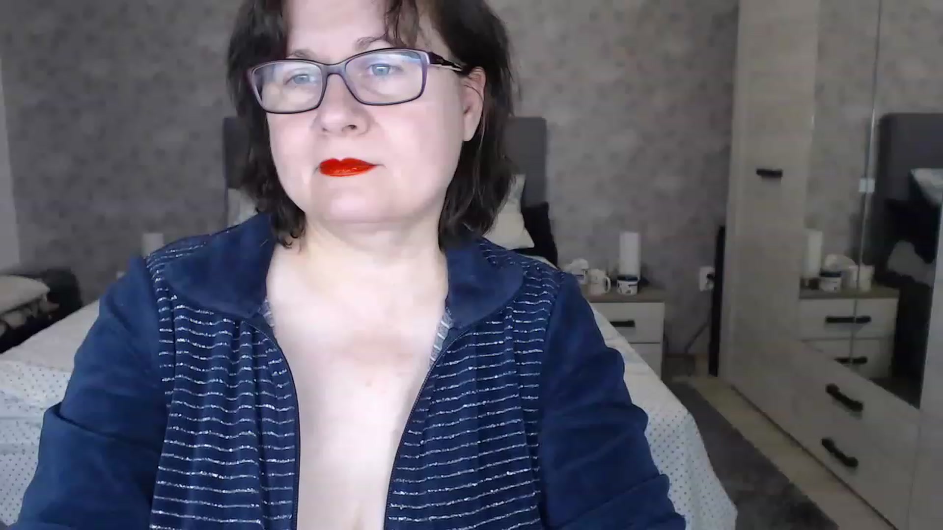 Gallery image thumbnail from PurpleAurora's myfreecams stream on, 11/22/2022, 19:27 image 3 of 20