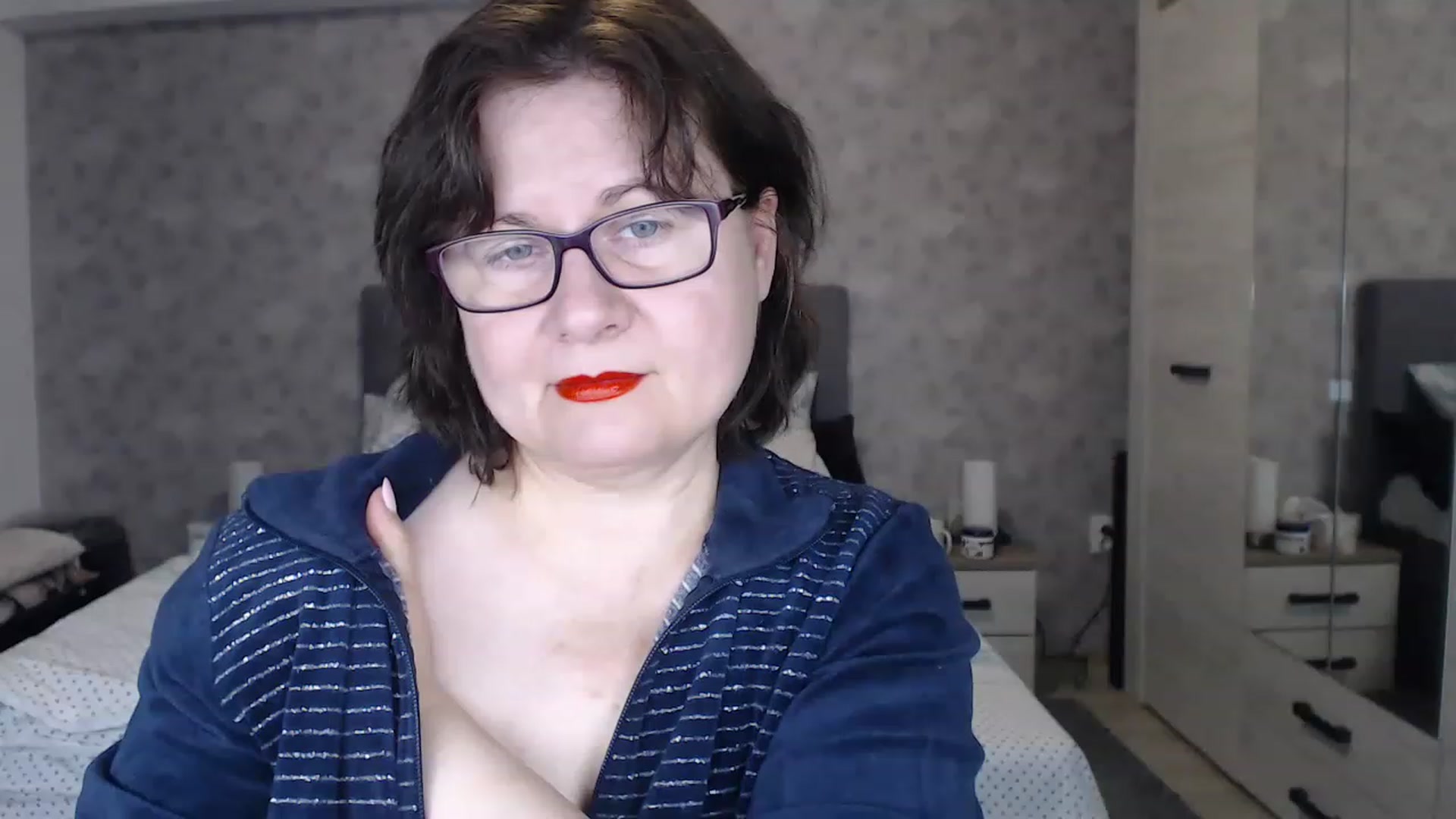 Gallery image thumbnail from PurpleAurora's myfreecams stream on, 11/22/2022, 19:27 image 1 of 20