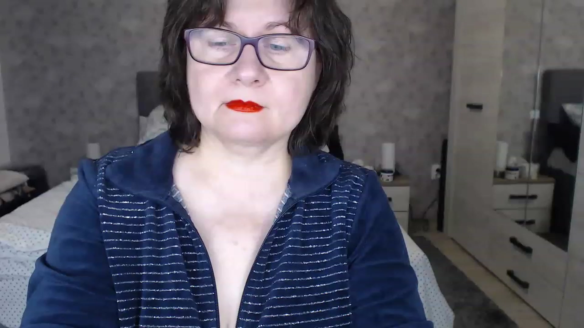Gallery image thumbnail from PurpleAurora's myfreecams stream on, 11/22/2022, 19:27 image 16 of 20