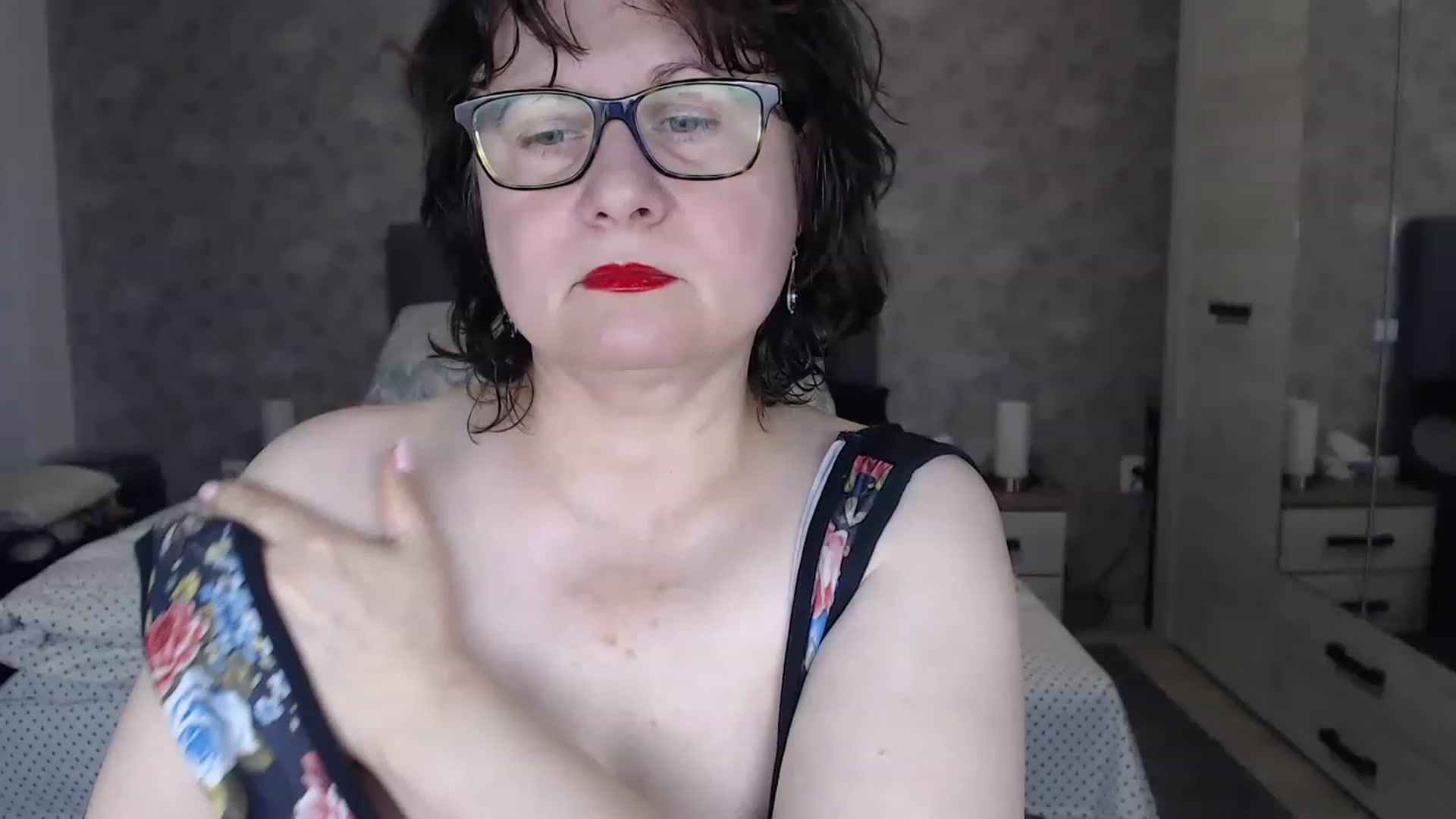 Gallery image thumbnail from PurpleAurora's myfreecams stream on, 11/28/2022, 17:43 image 7 of 20