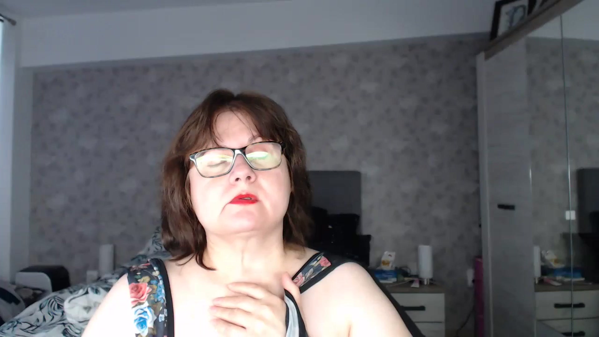Gallery image thumbnail from PurpleAurora's myfreecams stream on, 11/21/2023, 11:03 image 11 of 20