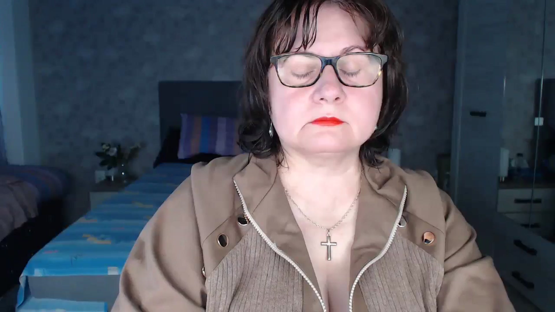 Gallery image thumbnail from PurpleAurora's myfreecams stream on, 05/19/2024, 15:22 image 5 of 20