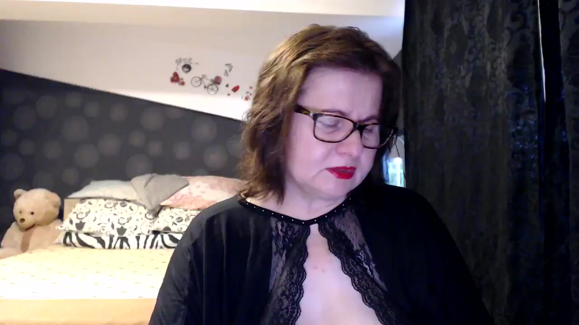 Gallery image thumbnail from PurpleAurora's myfreecams stream on, 11/17/2024, 14:37 image 4 of 20