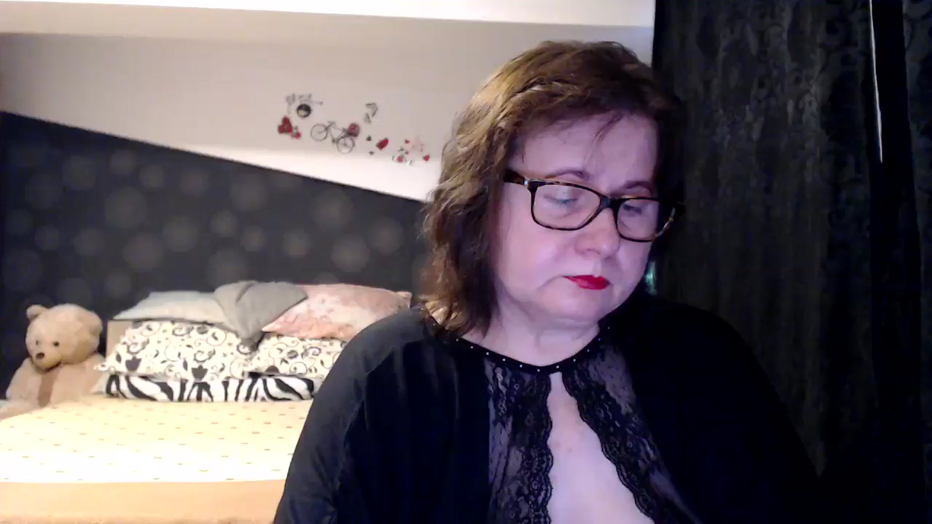 Gallery image thumbnail from PurpleAurora's myfreecams stream on, 11/17/2024, 14:37 image 17 of 20