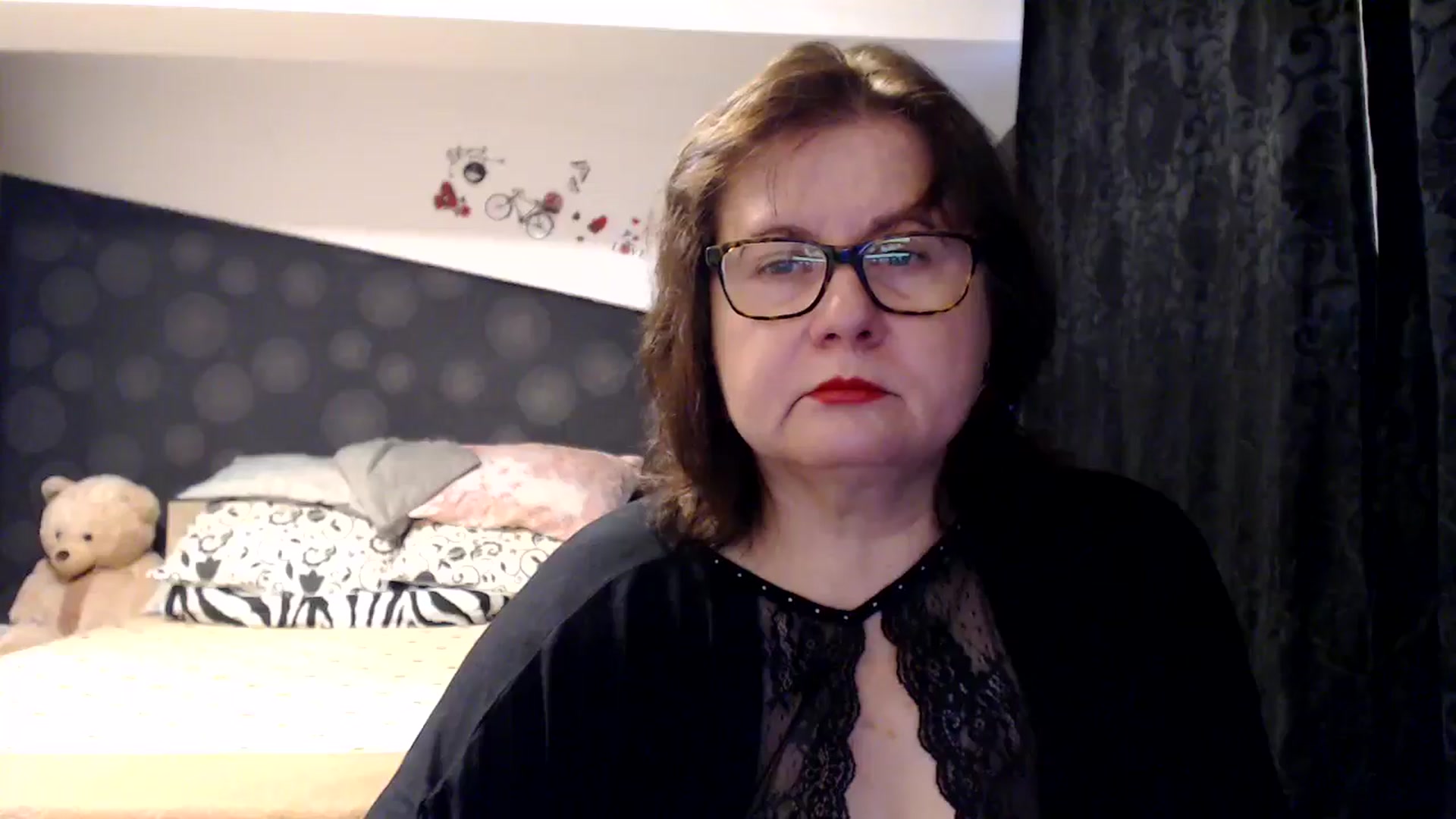 Gallery image thumbnail from PurpleAurora's myfreecams stream on, 11/17/2024, 14:37 image 18 of 20