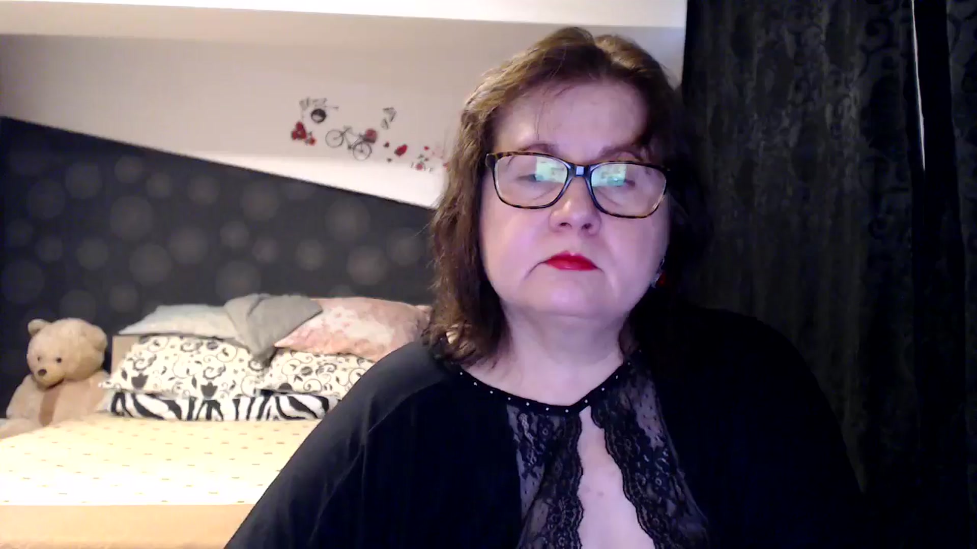 Gallery image thumbnail from PurpleAurora's myfreecams stream on, 11/17/2024, 14:37 image 16 of 20