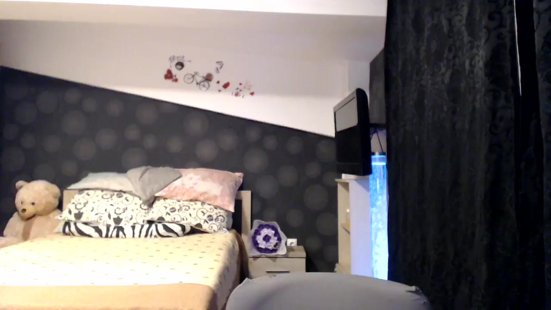 Gallery image thumbnail from PurpleAurora's myfreecams stream on, 11/17/2024, 15:20 image 6 of 20