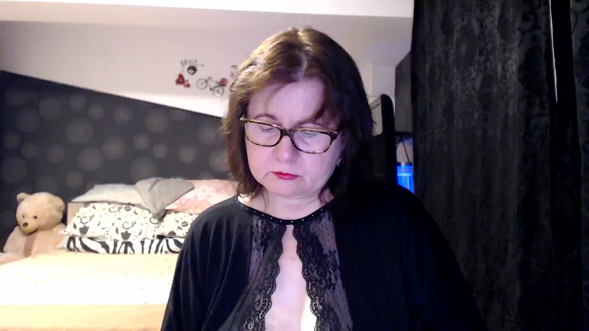 Gallery image thumbnail from PurpleAurora's myfreecams stream on, 11/17/2024, 15:20 image 3 of 20