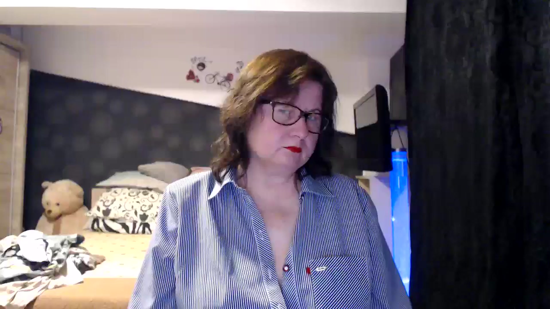Gallery image thumbnail from PurpleAurora's myfreecams stream on, 11/24/2024, 17:14 image 12 of 20