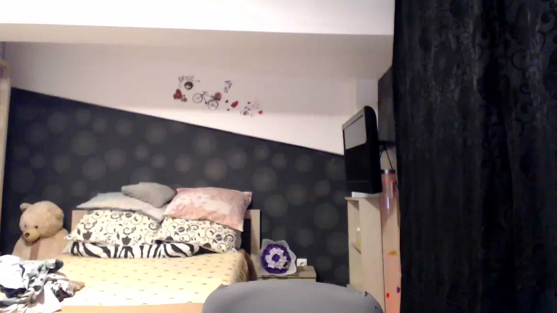 Gallery image thumbnail from PurpleAurora's myfreecams stream on, 11/24/2024, 17:14 image 6 of 20