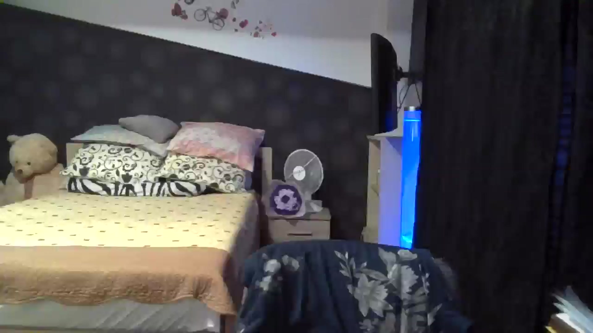 Gallery image thumbnail from PurpleAurora's myfreecams stream on, 12/31/2024, 15:59 image 4 of 20