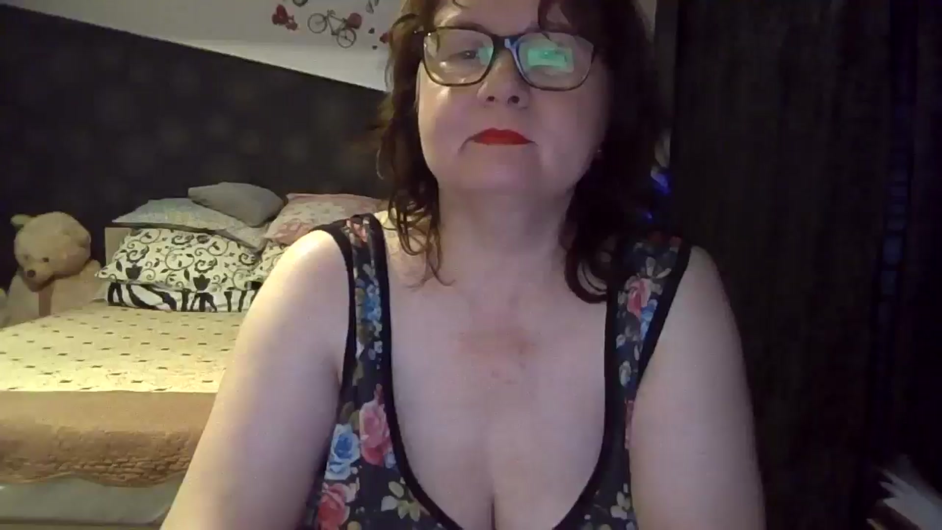 Gallery image thumbnail from PurpleAurora's myfreecams stream on, 12/31/2024, 15:59 image 17 of 20