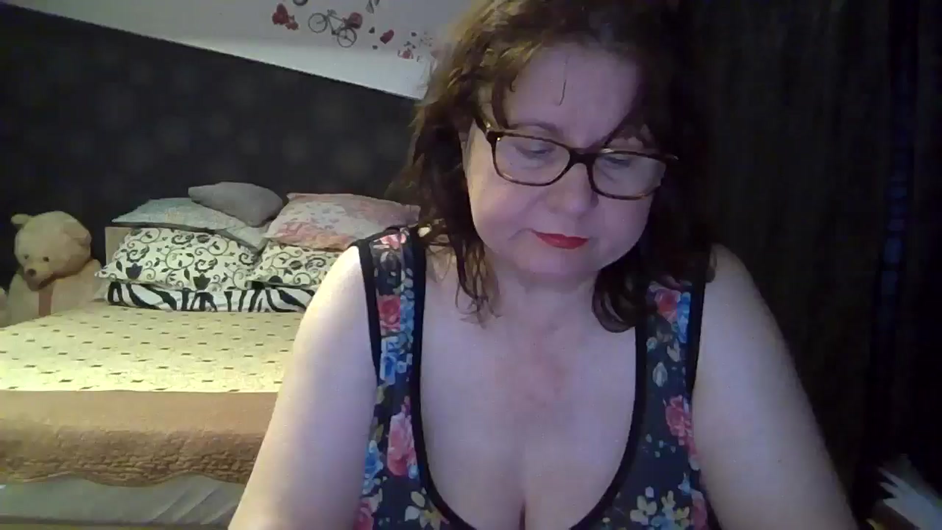 Gallery image thumbnail from PurpleAurora's myfreecams stream on, 12/31/2024, 15:59 image 3 of 20