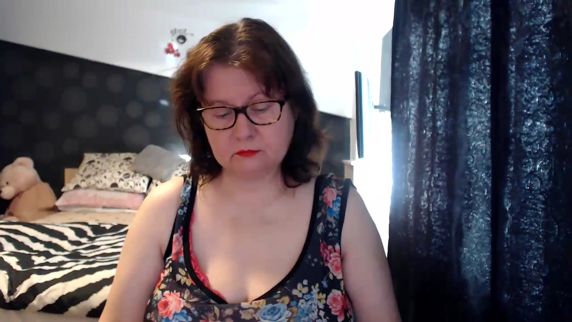 Gallery image thumbnail from PurpleAurora's myfreecams stream on, 01/05/2025, 11:06 image 6 of 20