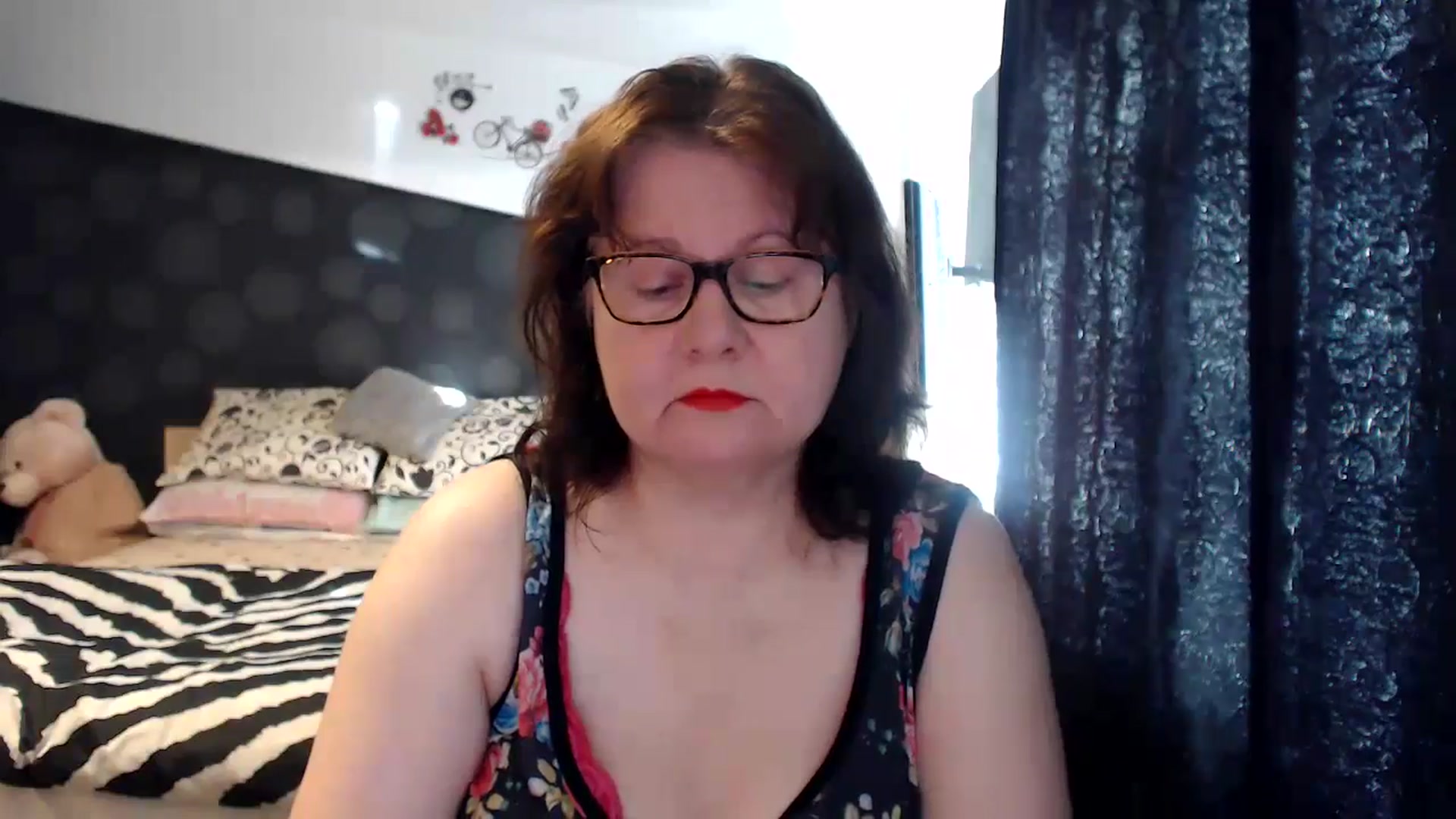 Gallery image thumbnail from PurpleAurora's myfreecams stream on, 01/05/2025, 11:06 image 4 of 20
