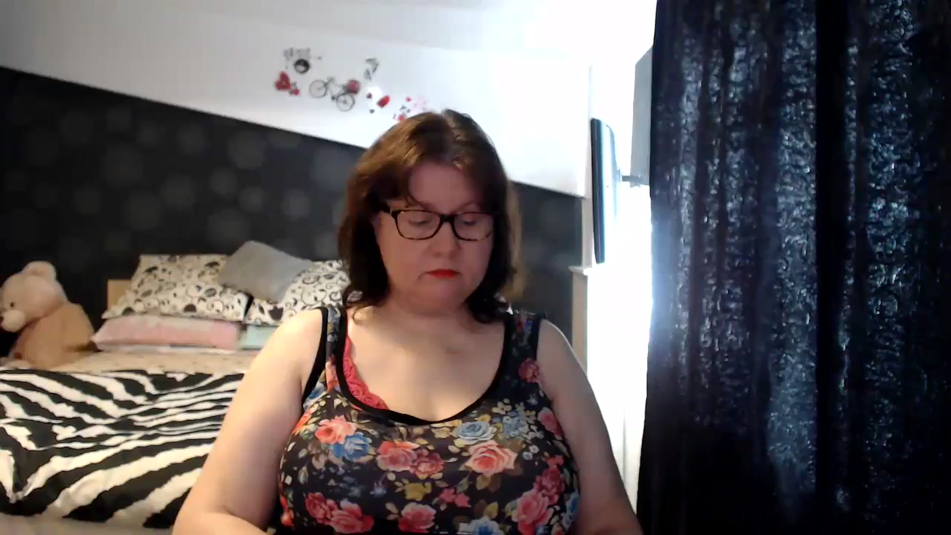 Gallery image thumbnail from PurpleAurora's myfreecams stream on, 01/05/2025, 11:06 image 13 of 20