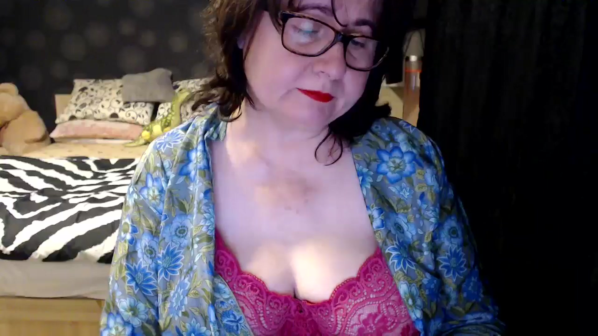Gallery image thumbnail from PurpleAurora's myfreecams stream on, 01/07/2025, 19:56 image 13 of 20