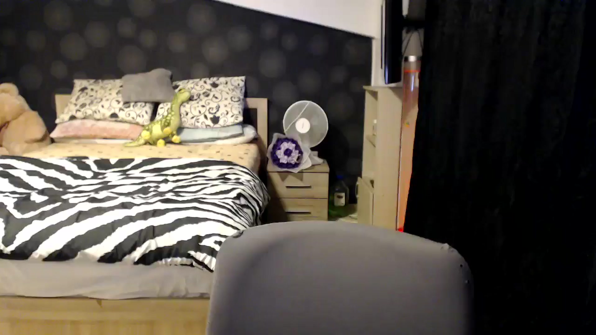 Gallery image thumbnail from PurpleAurora's myfreecams stream on, 01/07/2025, 19:56 image 14 of 20