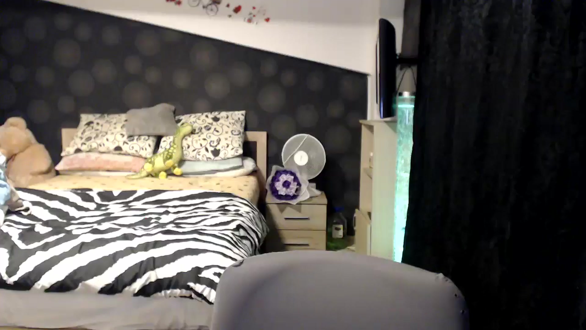 Gallery image thumbnail from PurpleAurora's myfreecams stream on, 01/07/2025, 19:56 image 19 of 20
