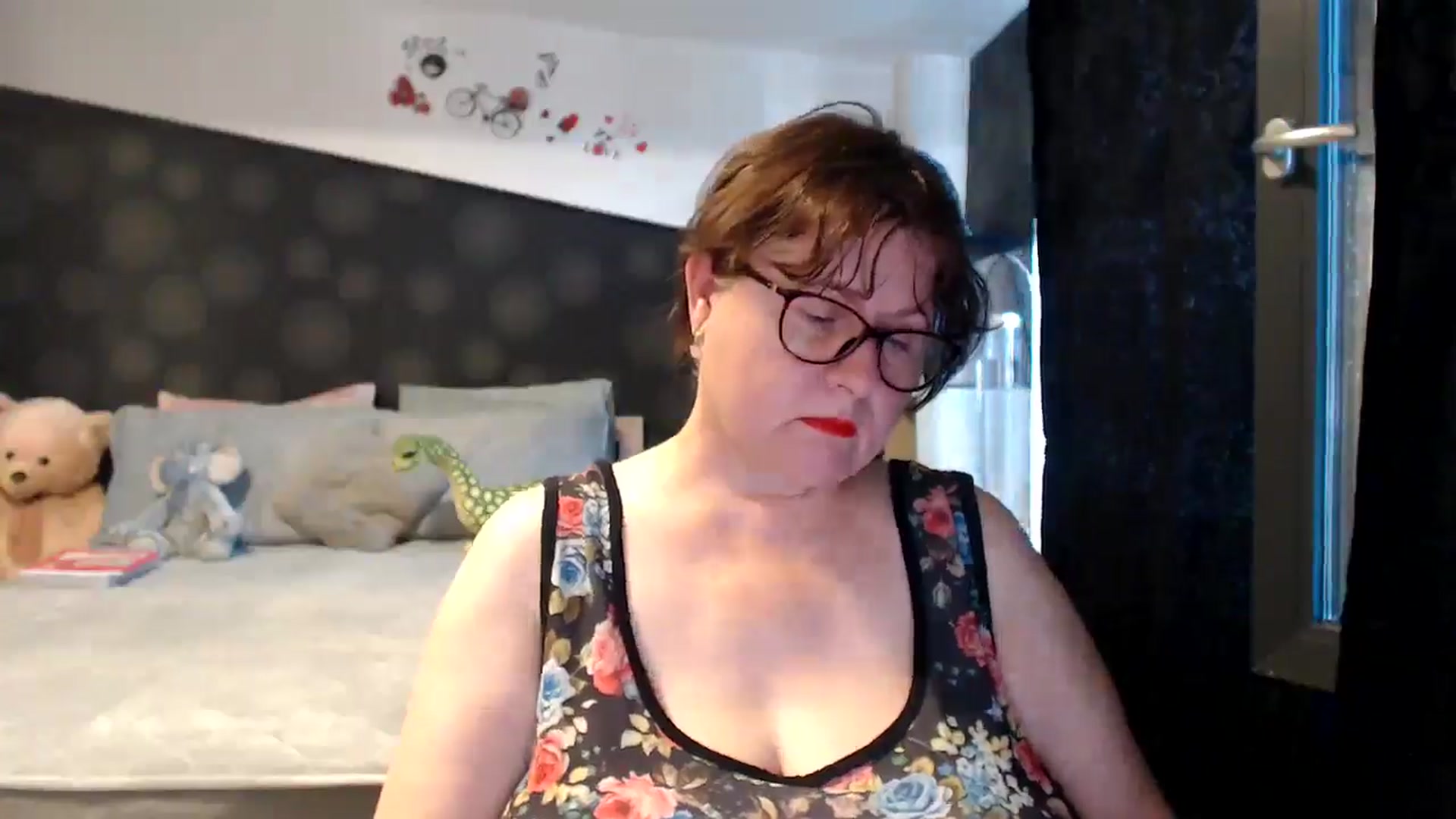 Gallery image thumbnail from PurpleAurora's myfreecams stream on, 06/29/2025, 16:23 image 16 of 20