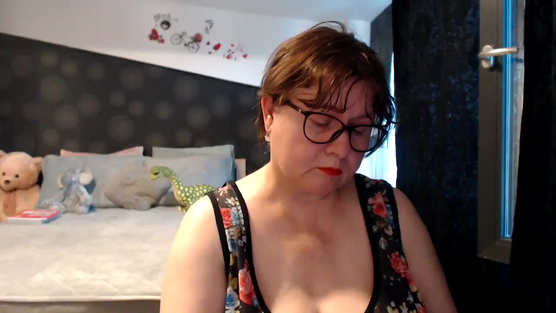 Gallery image thumbnail from PurpleAurora's myfreecams stream on, 06/29/2025, 16:23 image 14 of 20