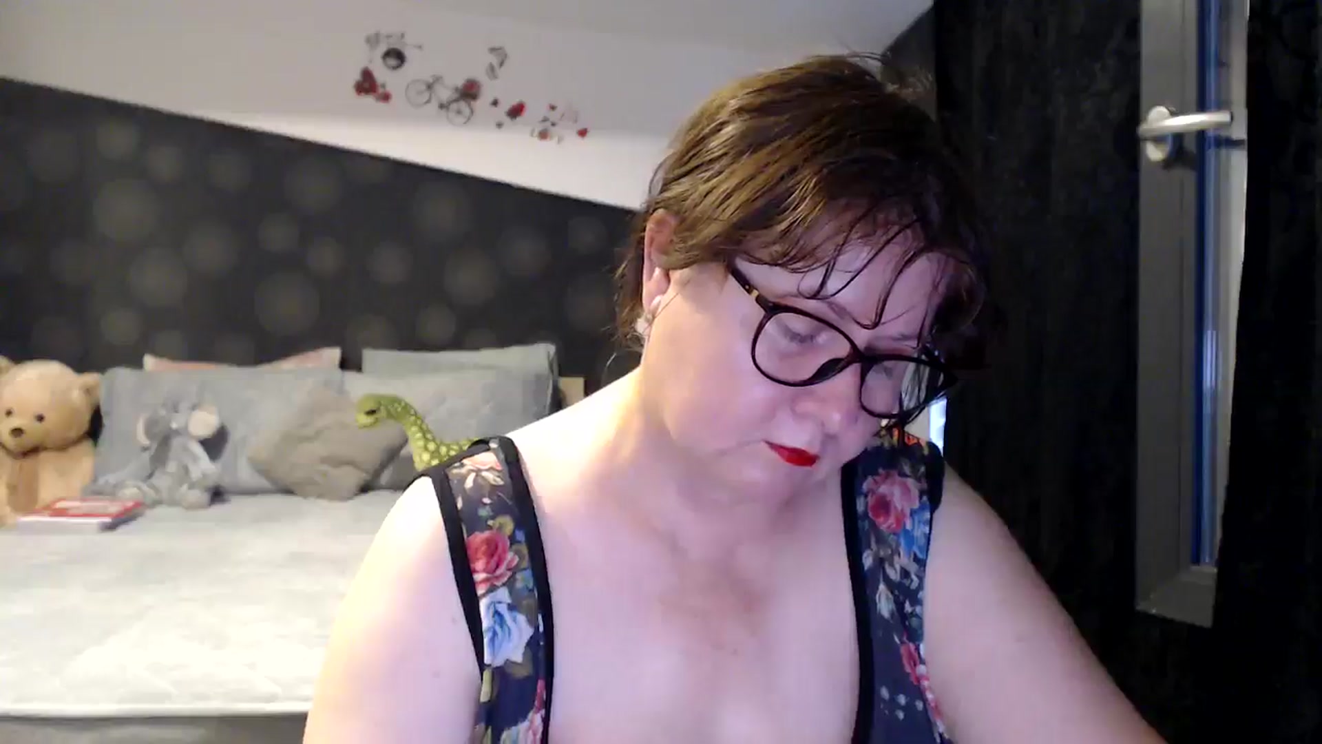 Gallery image thumbnail from PurpleAurora's myfreecams stream on, 06/29/2025, 17:41 image 16 of 20