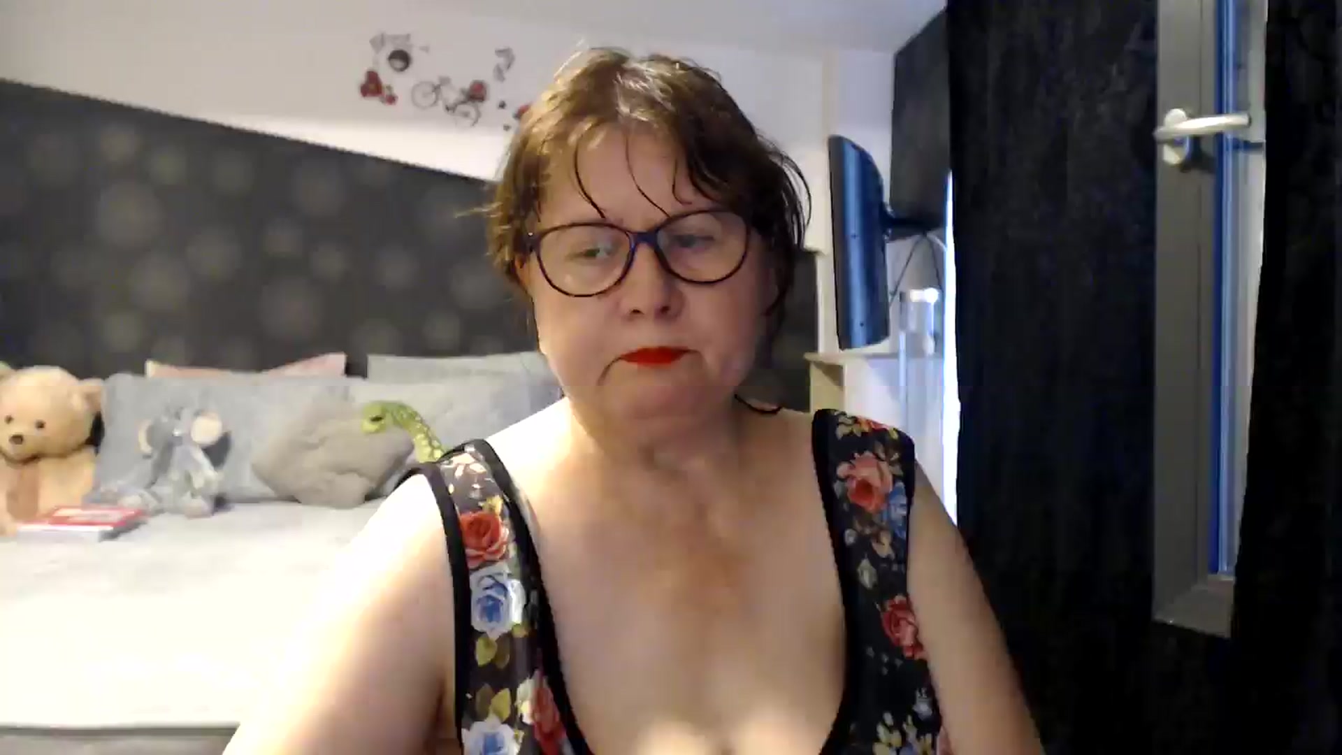 Gallery image thumbnail from PurpleAurora's myfreecams stream on, 06/29/2025, 17:41 image 6 of 20