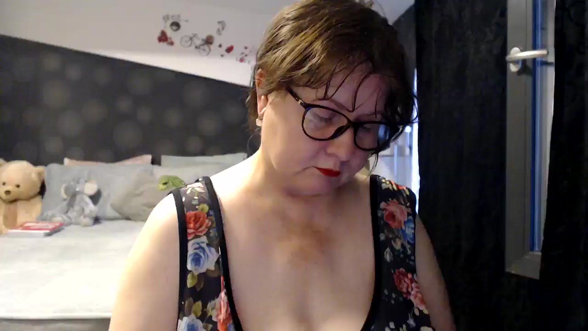 Gallery image thumbnail from PurpleAurora's myfreecams stream on, 06/29/2025, 17:41 image 14 of 20