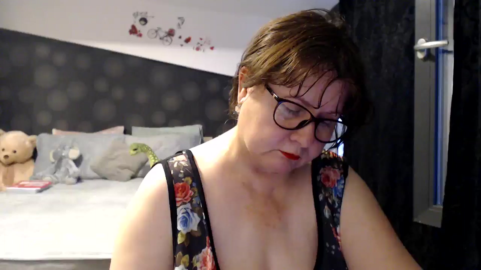 Gallery image thumbnail from PurpleAurora's myfreecams stream on, 06/29/2025, 17:41 image 15 of 20