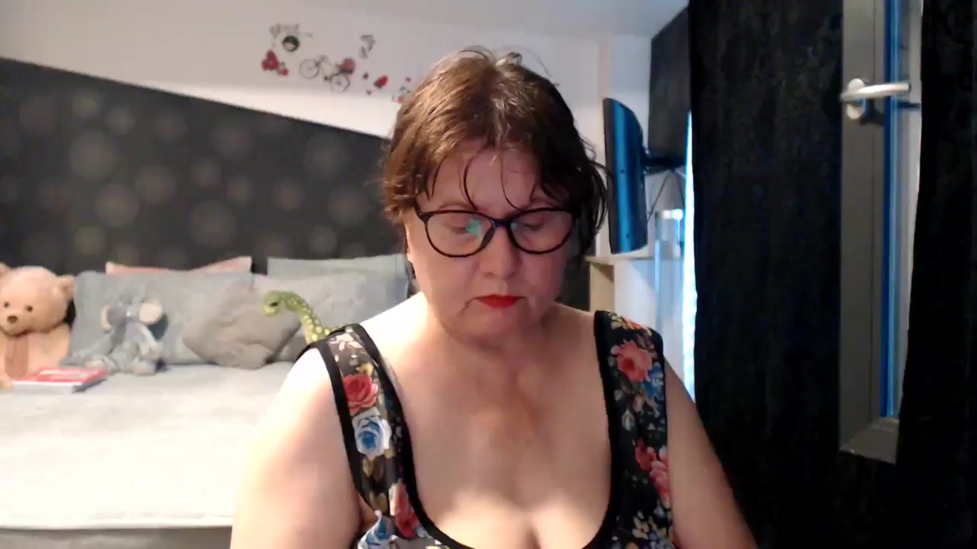 Gallery image thumbnail from PurpleAurora's myfreecams stream on, 06/29/2025, 17:41 image 9 of 20