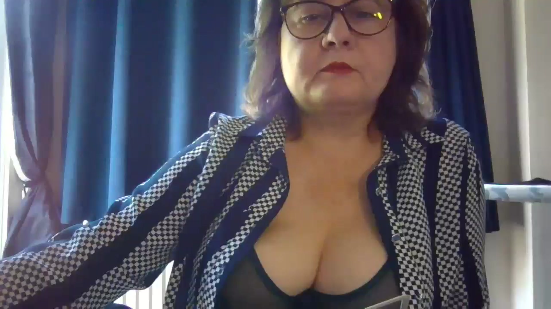 Gallery image thumbnail from PurpleAurora's myfreecams stream on, 08/06/2025, 11:51 image 4 of 20