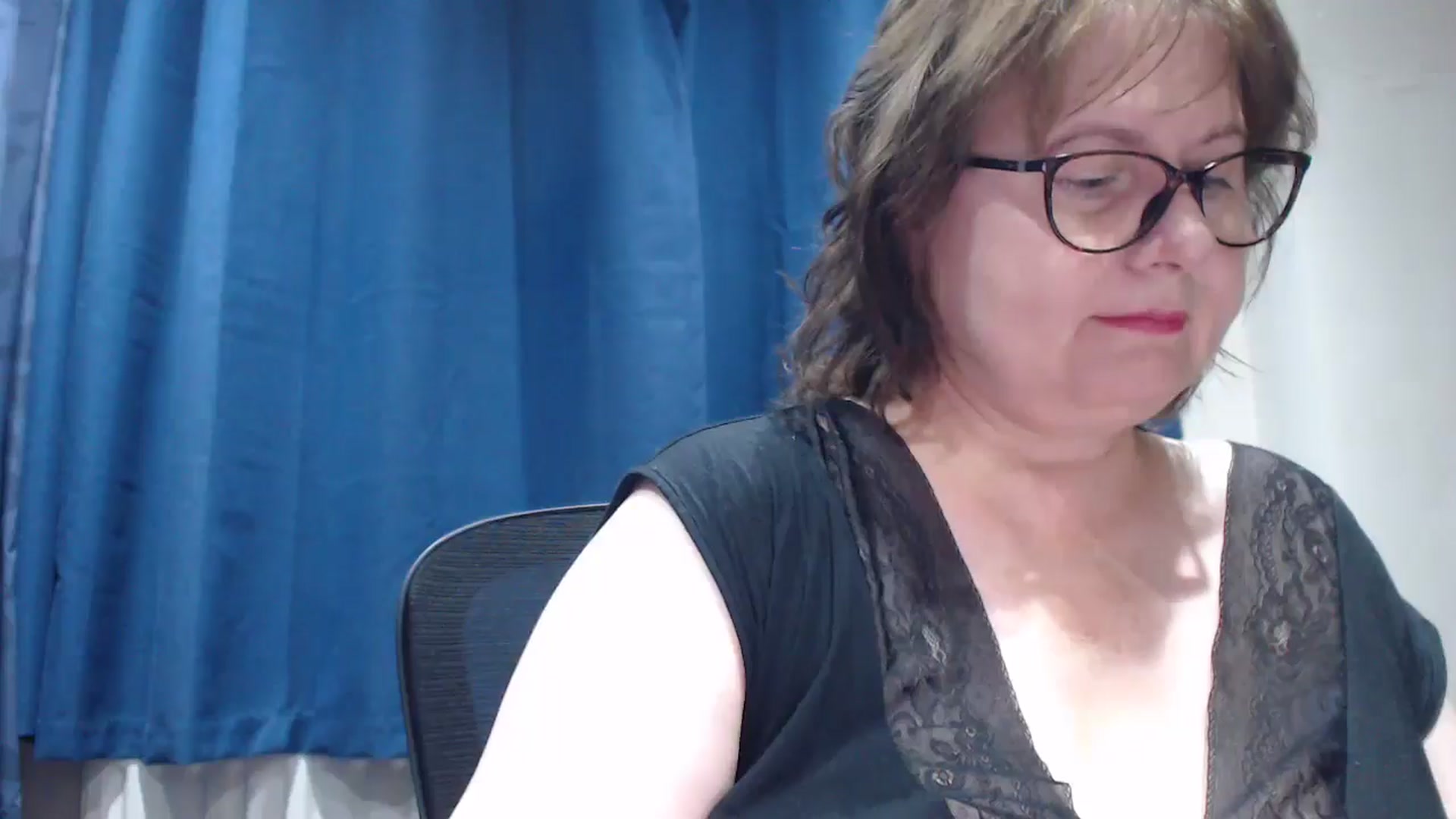 Gallery image thumbnail from PurpleAurora's myfreecams stream on, 08/12/2025, 22:09 image 15 of 20