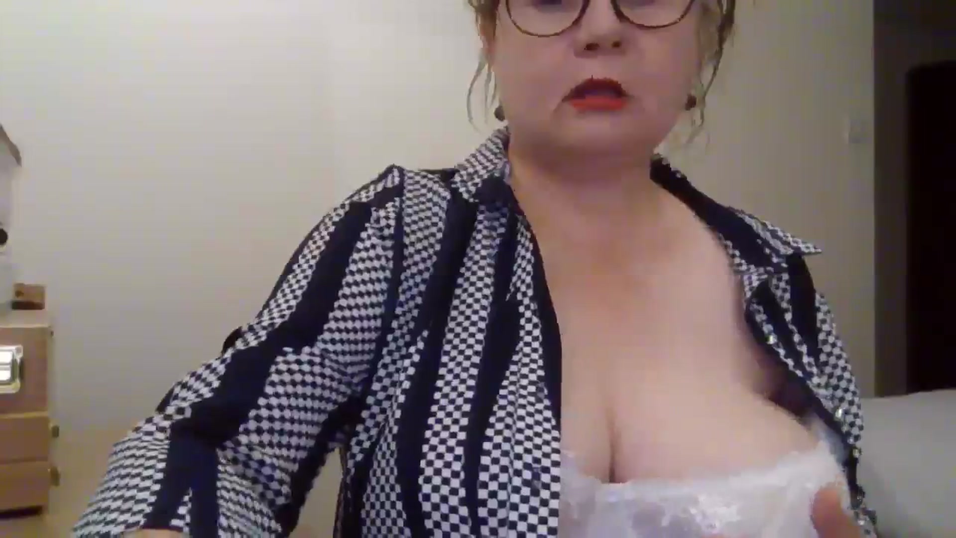 Gallery image thumbnail from PurpleAurora's myfreecams stream on, 08/15/2025, 21:55 image 9 of 20