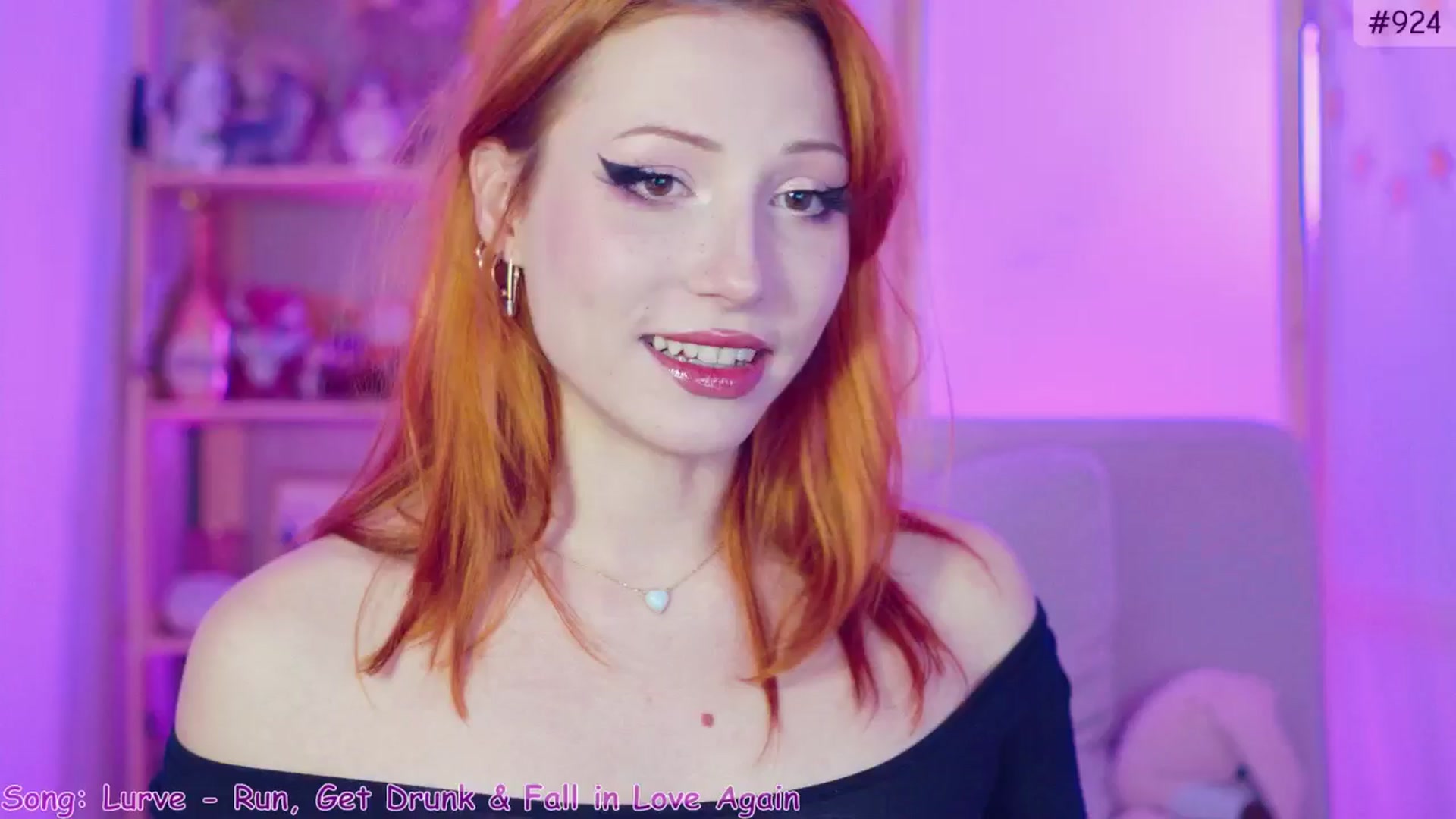 Gallery image thumbnail from Purrelove's myfreecams stream on, 11/17/2024, 07:44 image 19 of 20