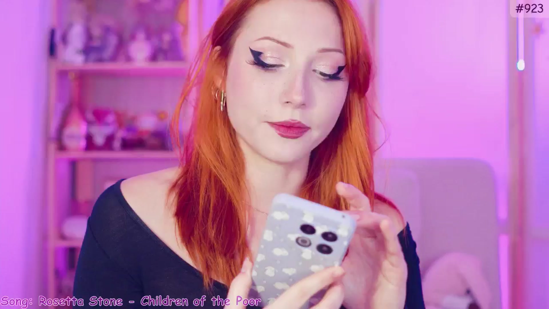 Gallery image thumbnail from Purrelove's myfreecams stream on, 11/17/2024, 07:44 image 7 of 20