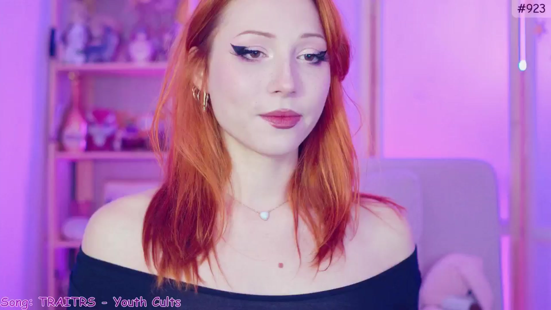 Gallery image thumbnail from Purrelove's myfreecams stream on, 11/17/2024, 07:44 image 5 of 20