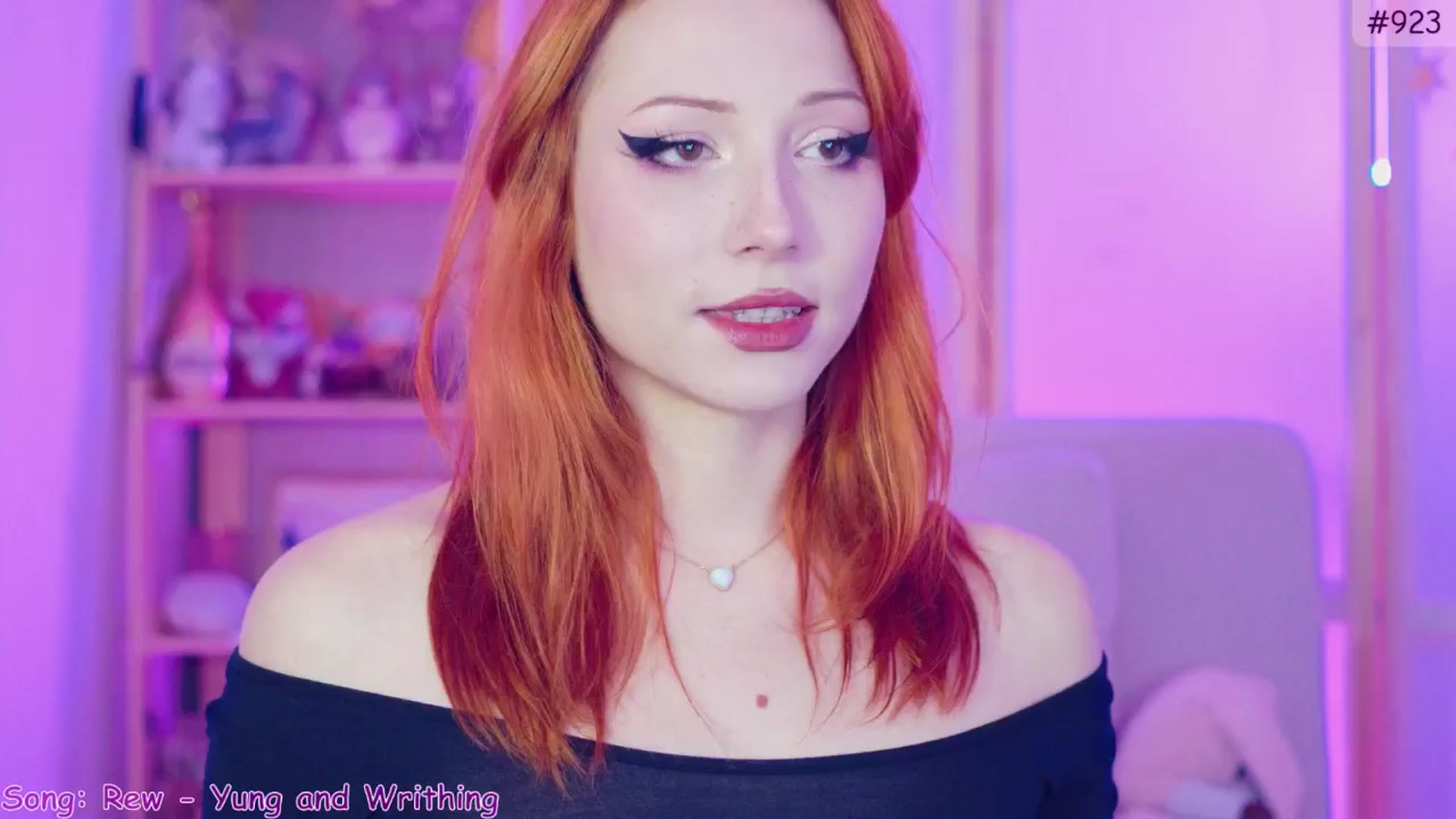 Gallery image thumbnail from Purrelove's myfreecams stream on, 11/17/2024, 07:44 image 3 of 20