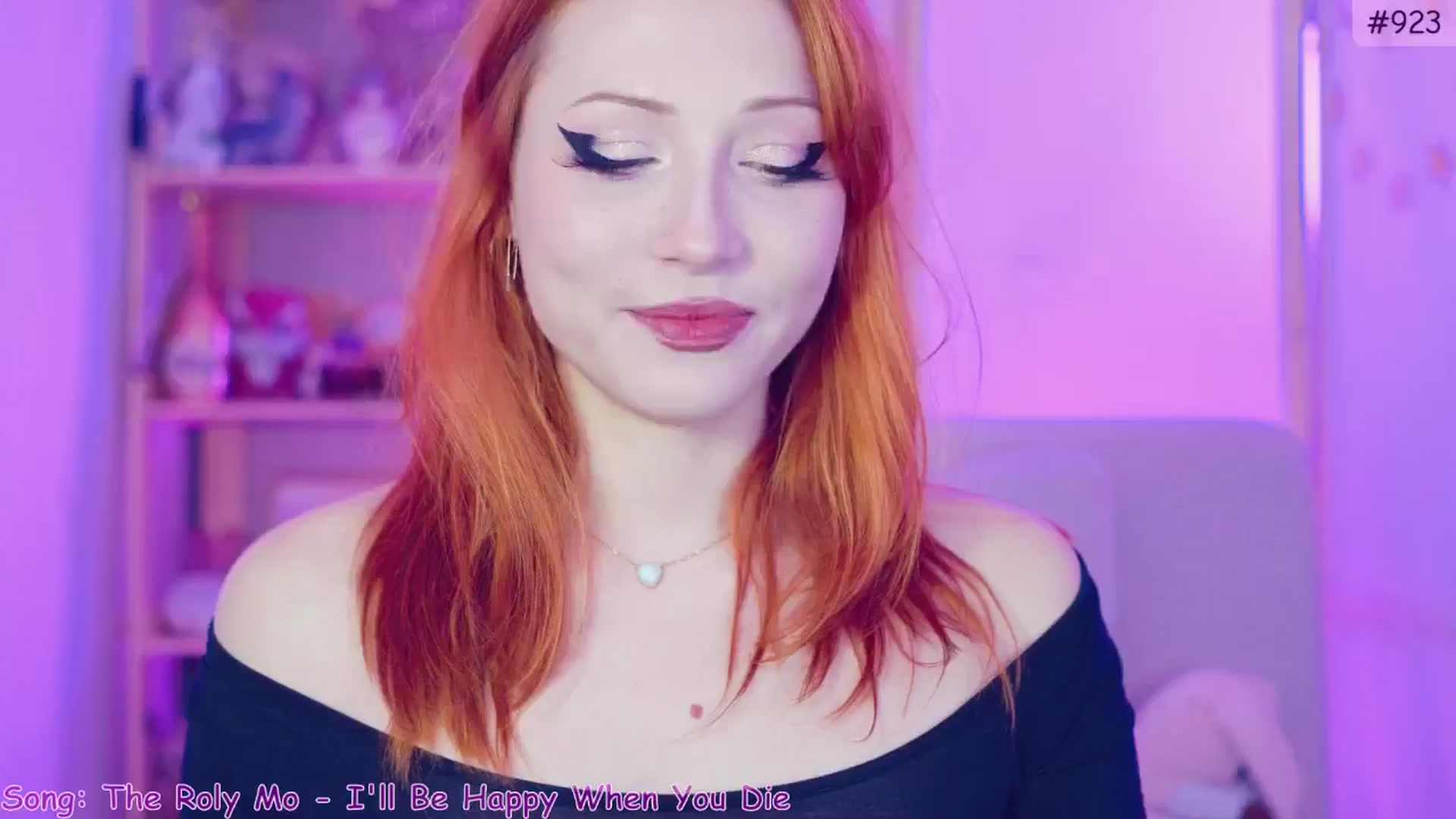 Gallery image thumbnail from Purrelove's myfreecams stream on, 11/17/2024, 07:44 image 12 of 20
