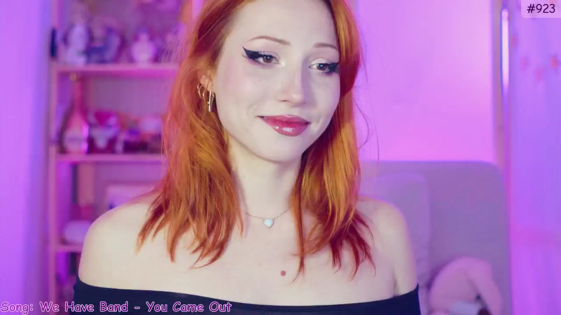Gallery image thumbnail from Purrelove's myfreecams stream on, 11/17/2024, 07:44 image 20 of 20